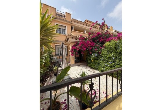 Appartement / Flat - Herverkoop - Torrevieja -
                Zona Los Frutales