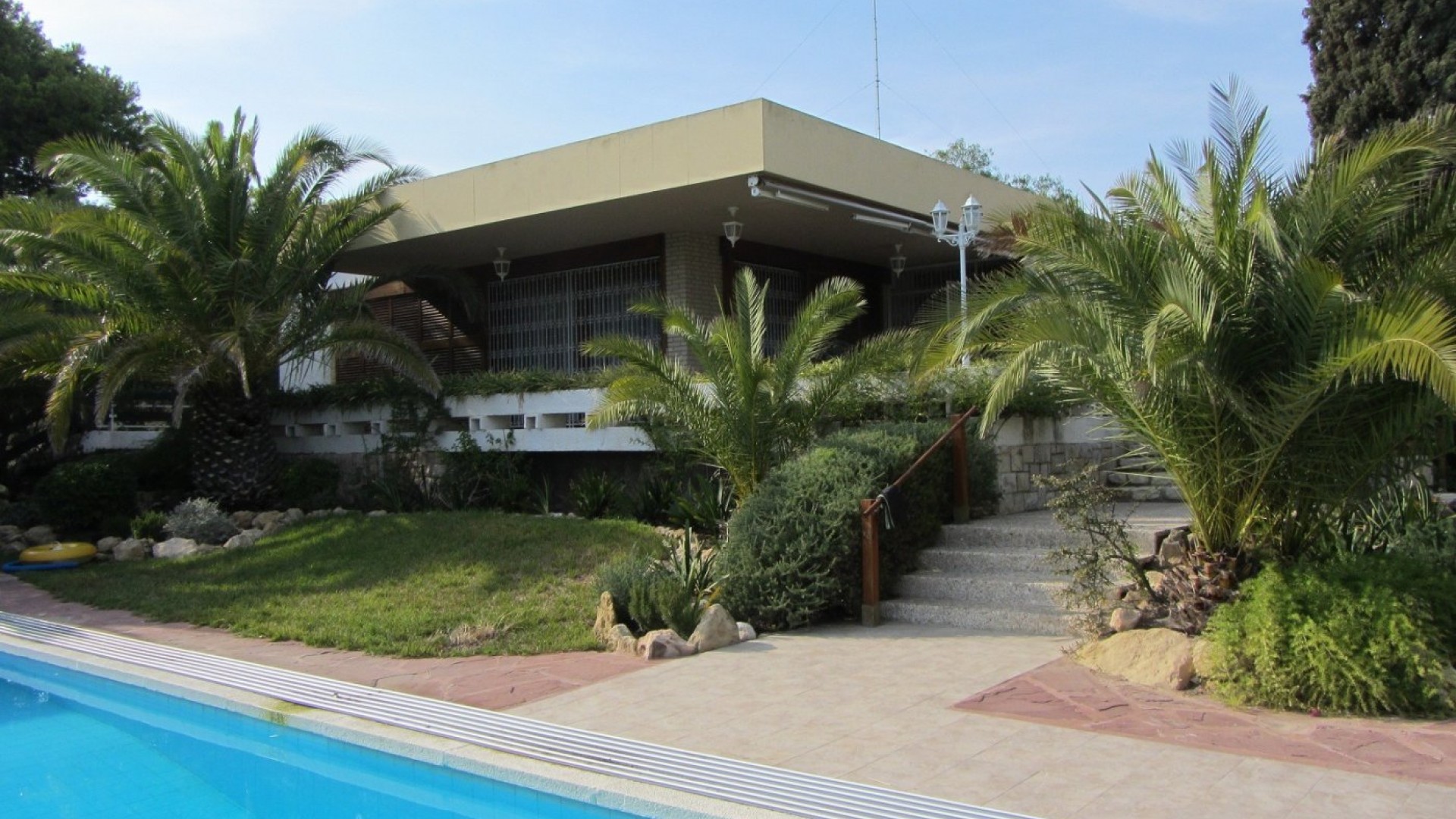 Återförsäljning - Finca lantlig egendom -
Alicante