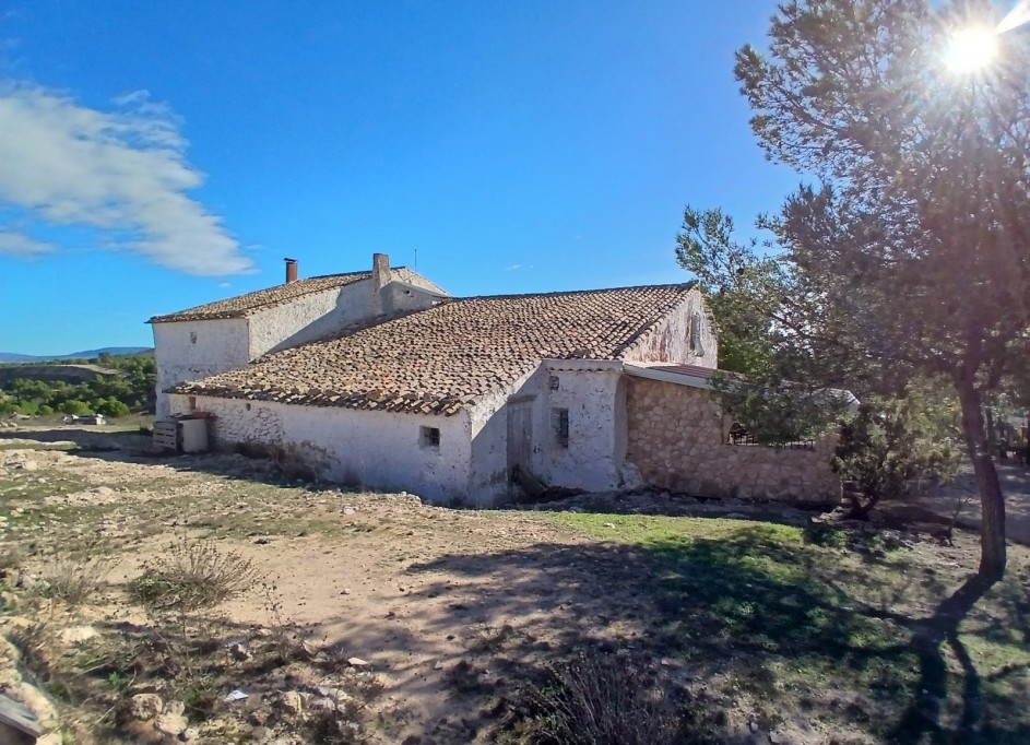 Återförsäljning - Finca lantlig egendom -
Caudete