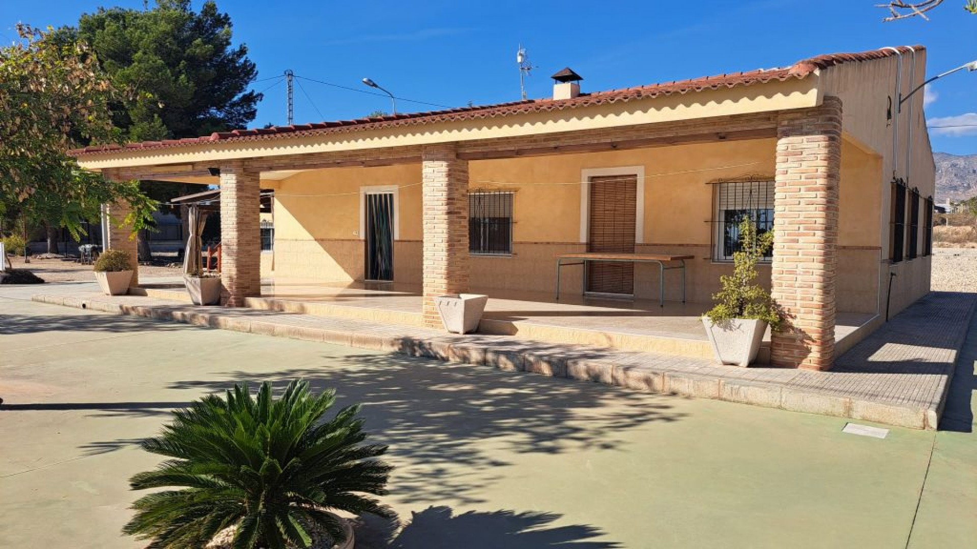 Återförsäljning - Finca lantlig egendom -
Crevillente