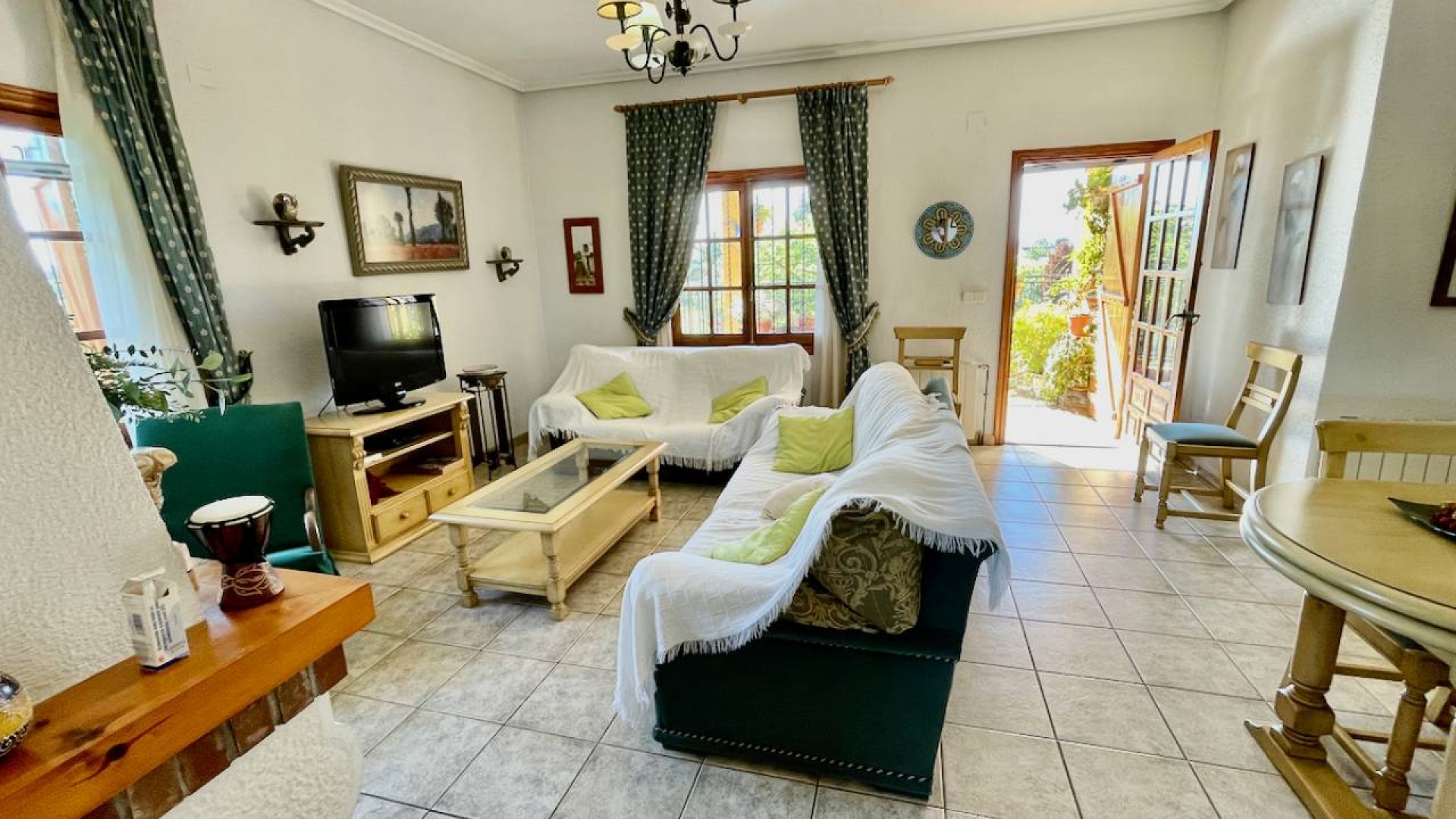 Återförsäljning - Finca lantlig egendom -
Daya Nueva