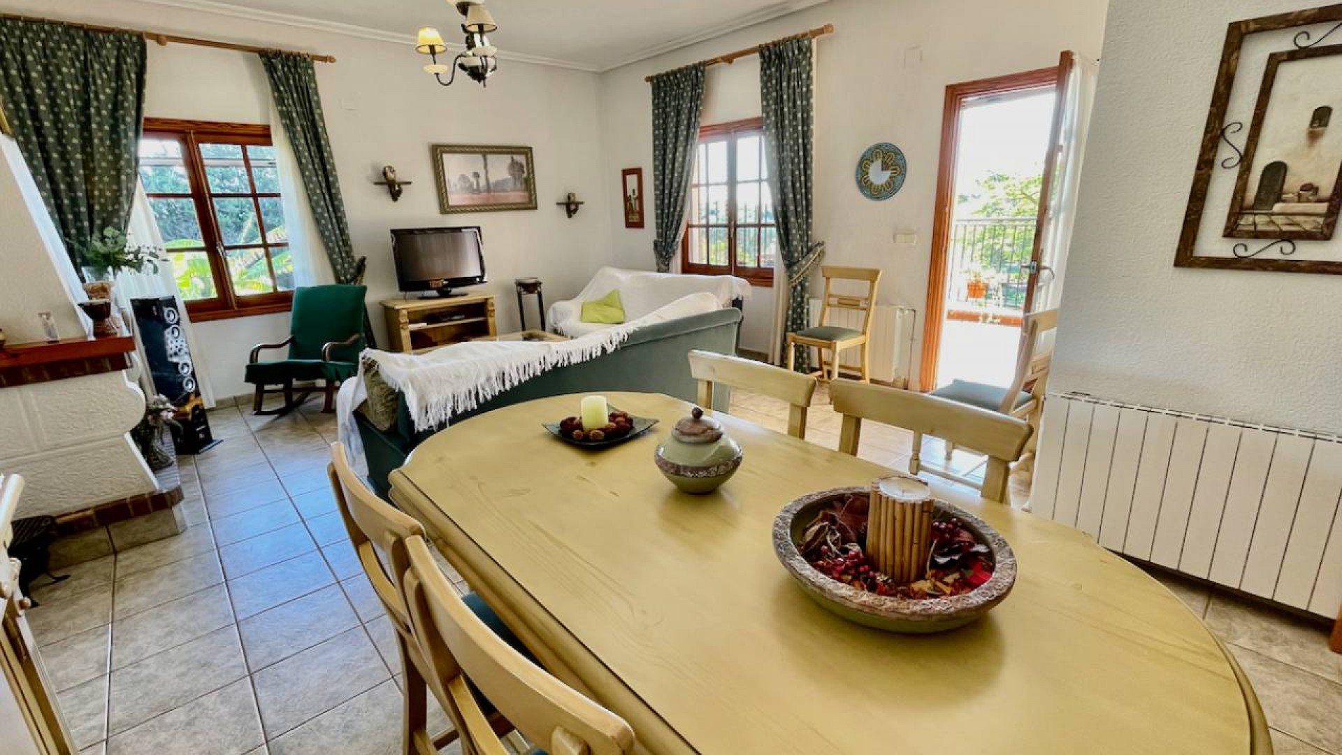 Återförsäljning - Finca lantlig egendom -
Daya Nueva