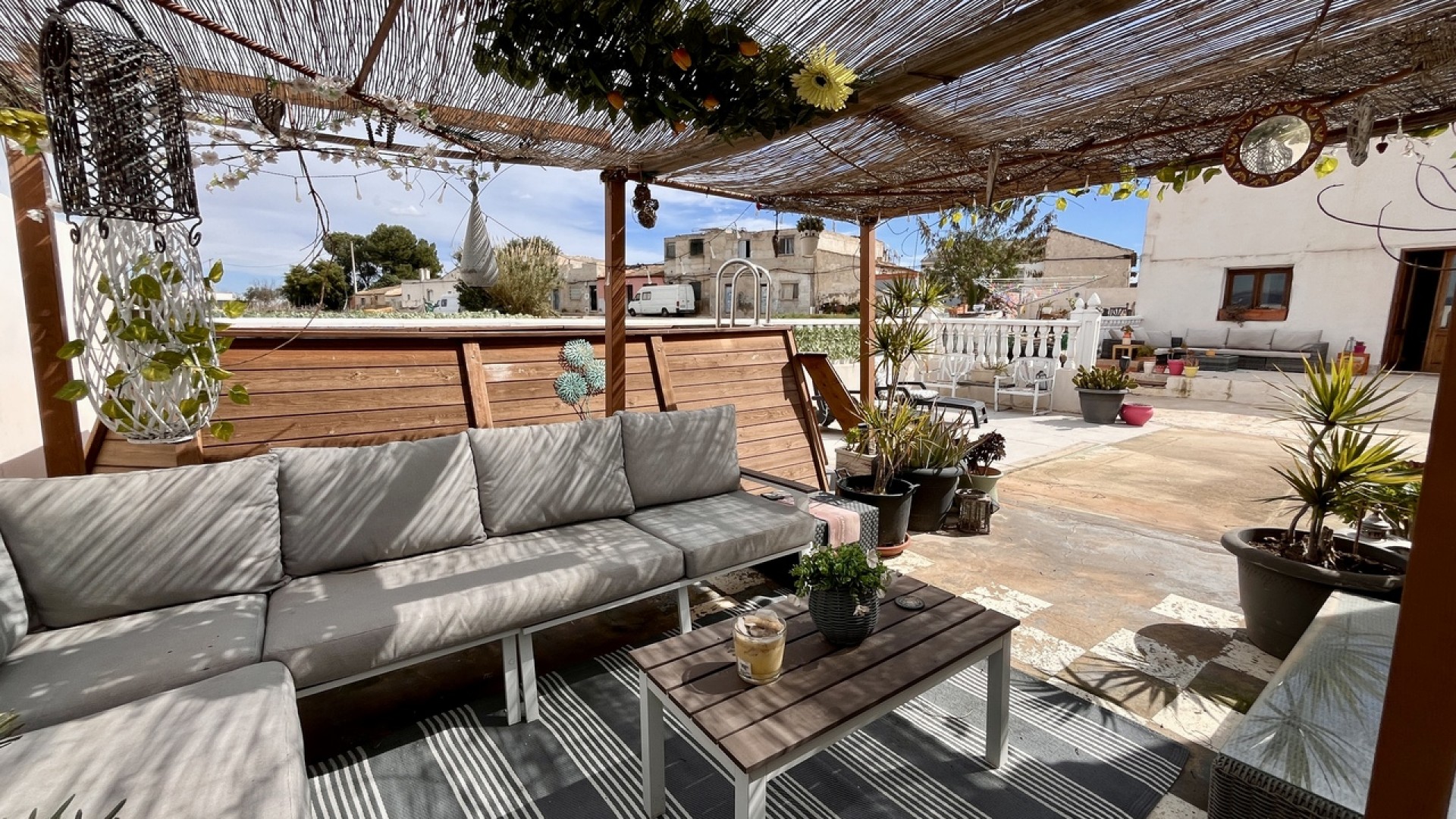 Återförsäljning - Finca lantlig egendom -
Dolores