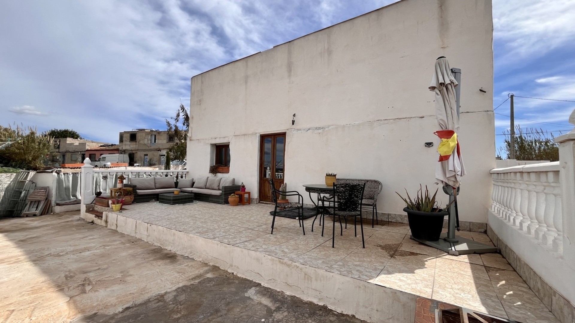 Återförsäljning - Finca lantlig egendom -
Dolores