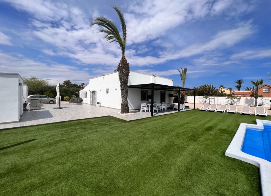 Återförsäljning - Finca lantlig egendom -
Elche Pedanías - La Marina