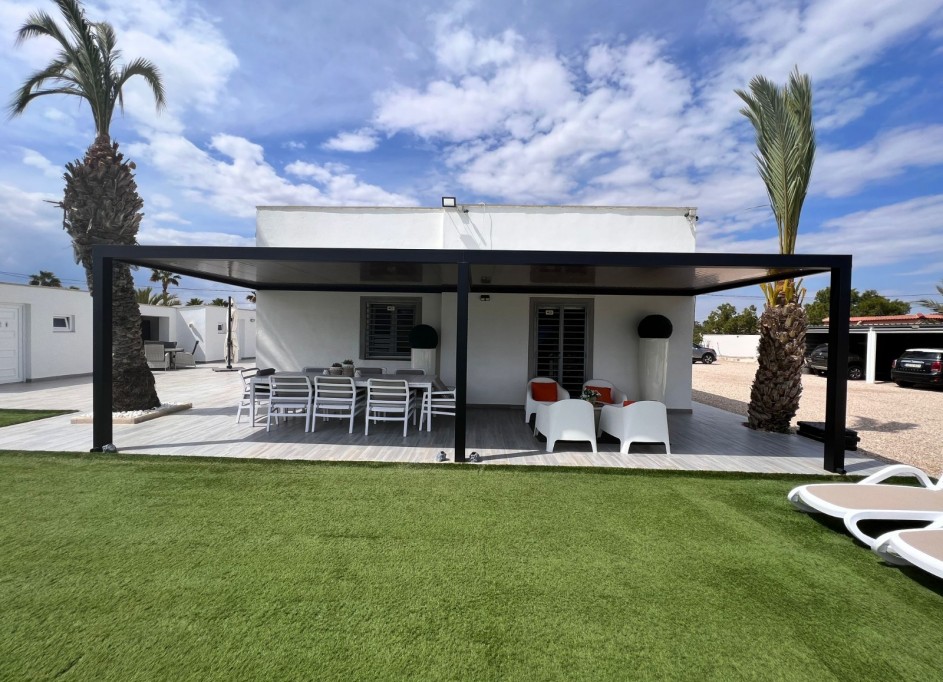 Återförsäljning - Finca lantlig egendom -
Elche Pedanías - La Marina