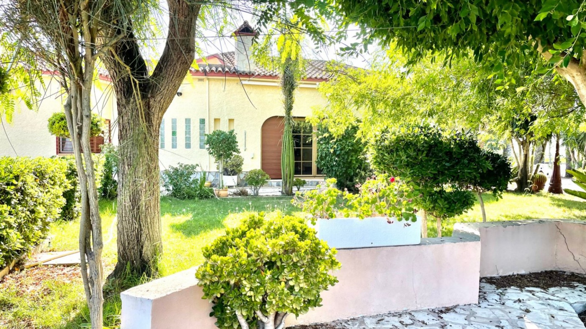 Återförsäljning - Finca lantlig egendom -
Elche