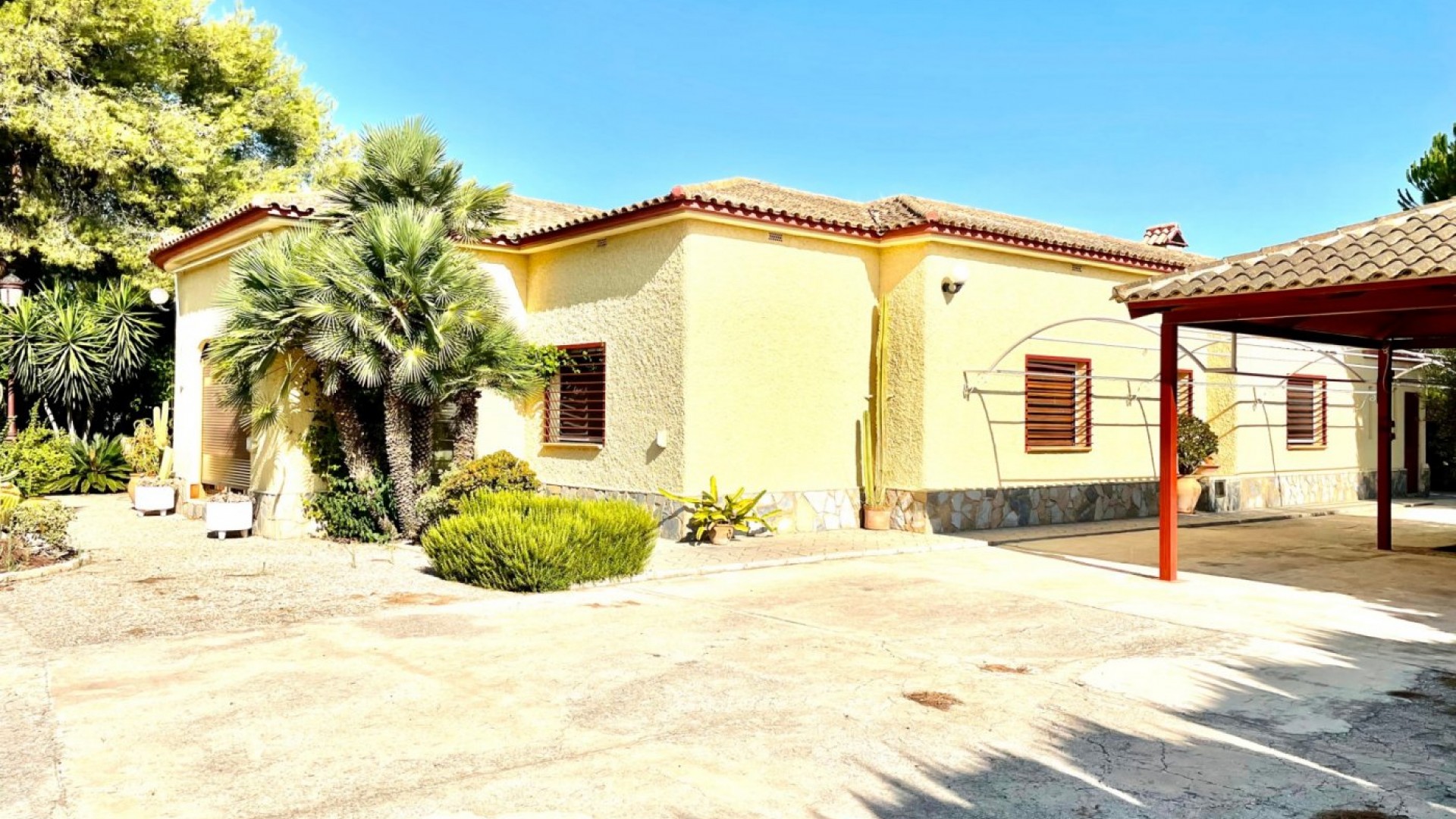 Återförsäljning - Finca lantlig egendom -
Elche