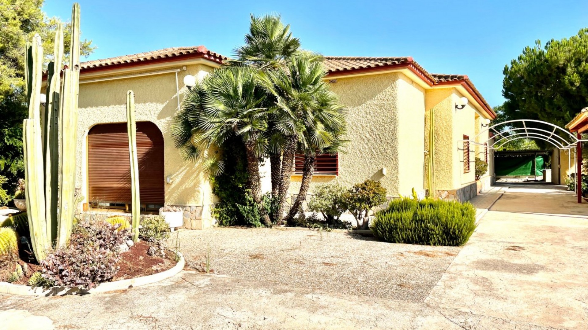 Återförsäljning - Finca lantlig egendom -
Elche