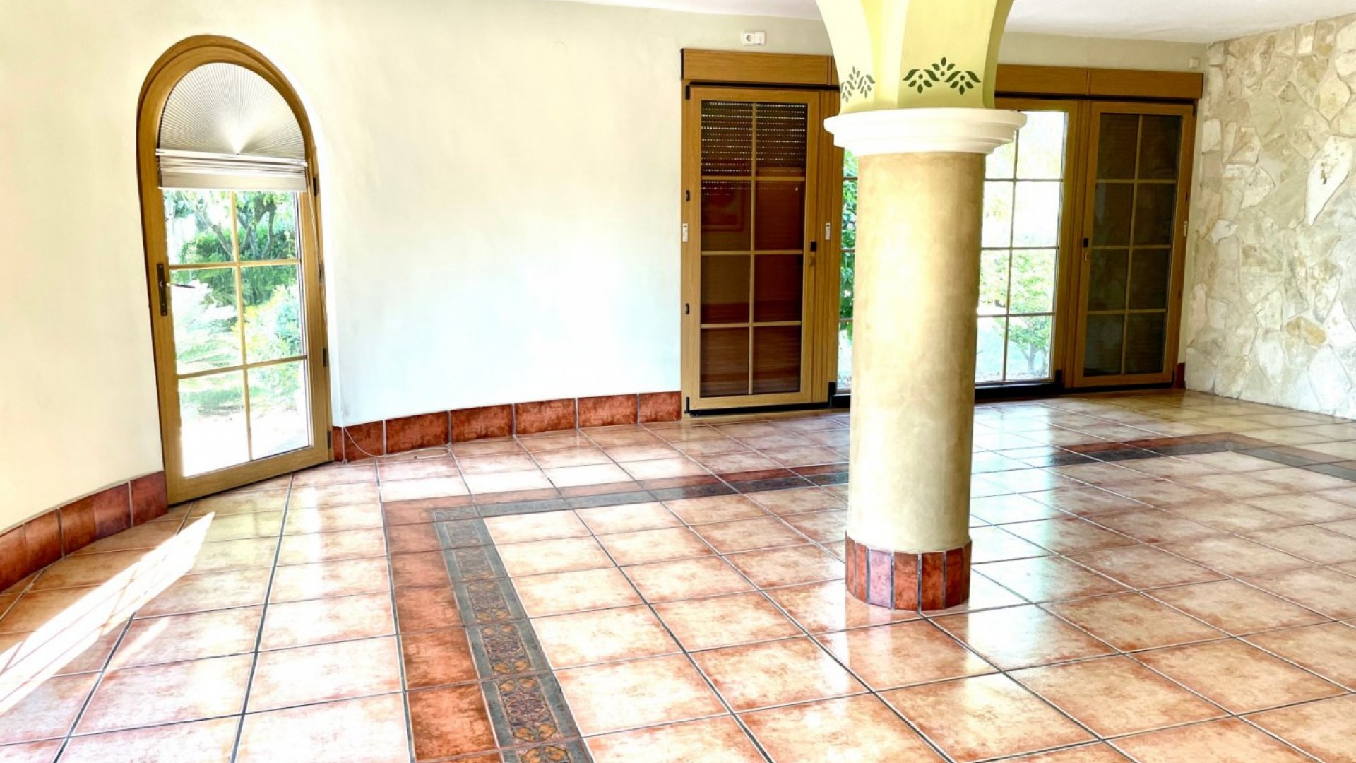 Återförsäljning - Finca lantlig egendom -
Elche