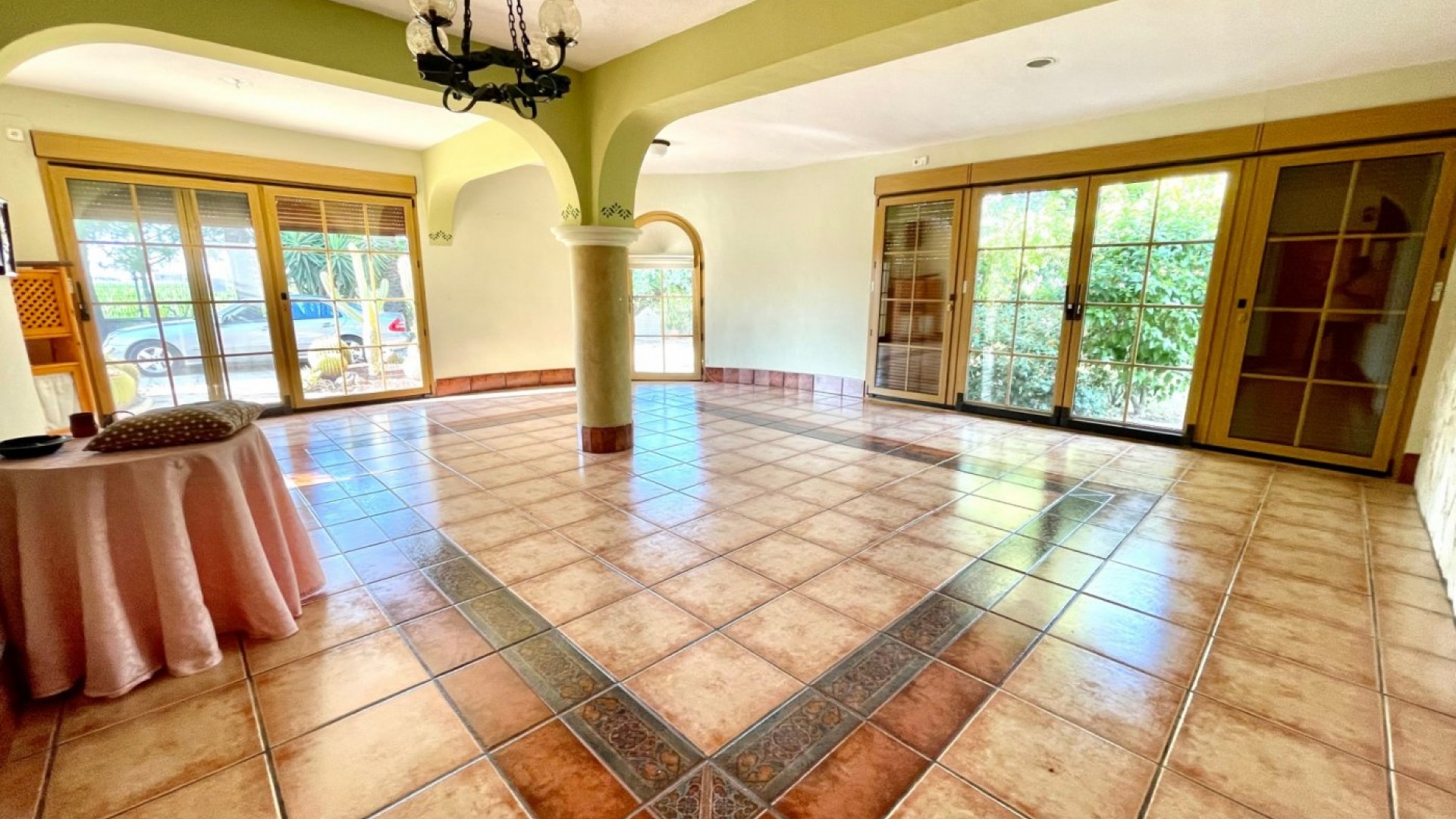 Återförsäljning - Finca lantlig egendom -
Elche