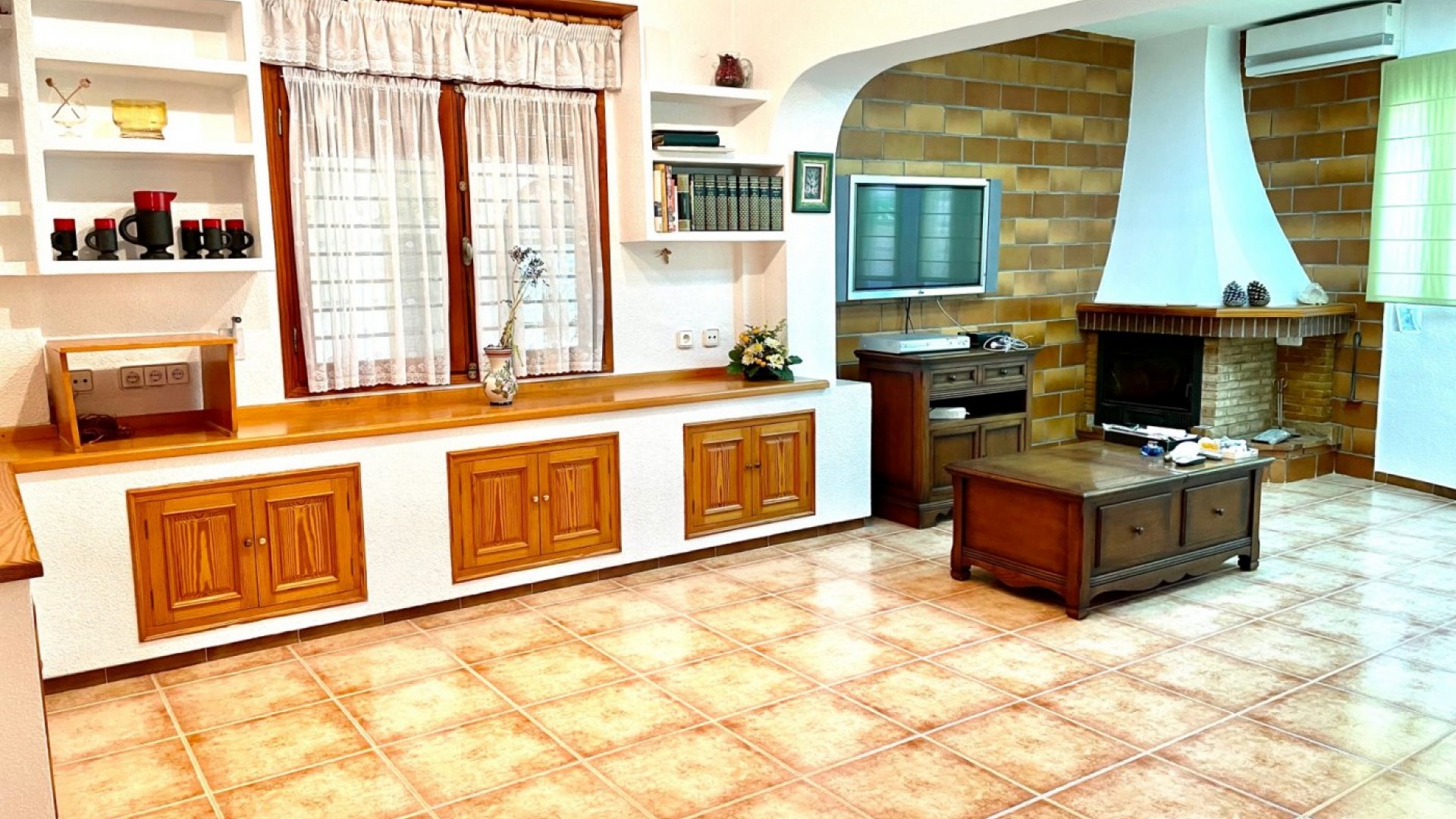 Återförsäljning - Finca lantlig egendom -
Elche