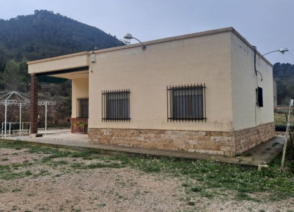 Återförsäljning - Finca lantlig egendom -
Hondón de las Nieves