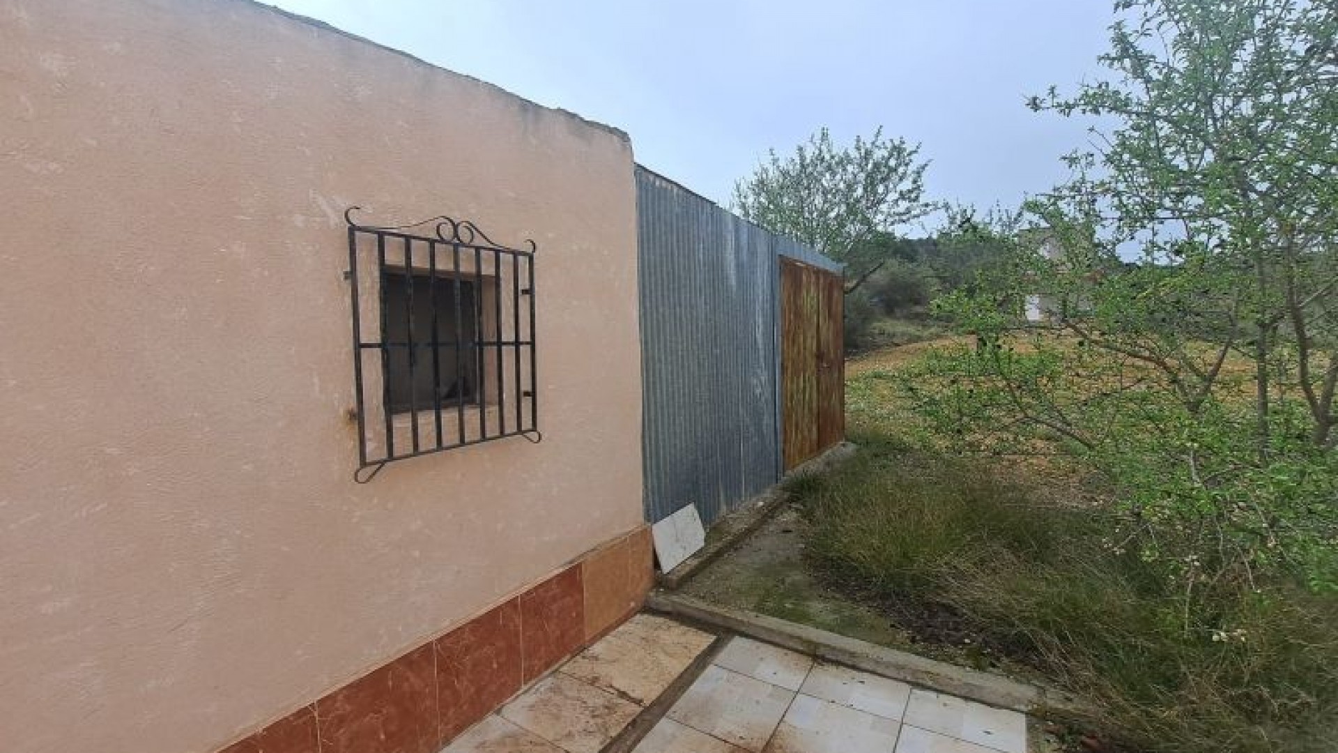 Återförsäljning - Finca lantlig egendom -
Hondón de las Nieves