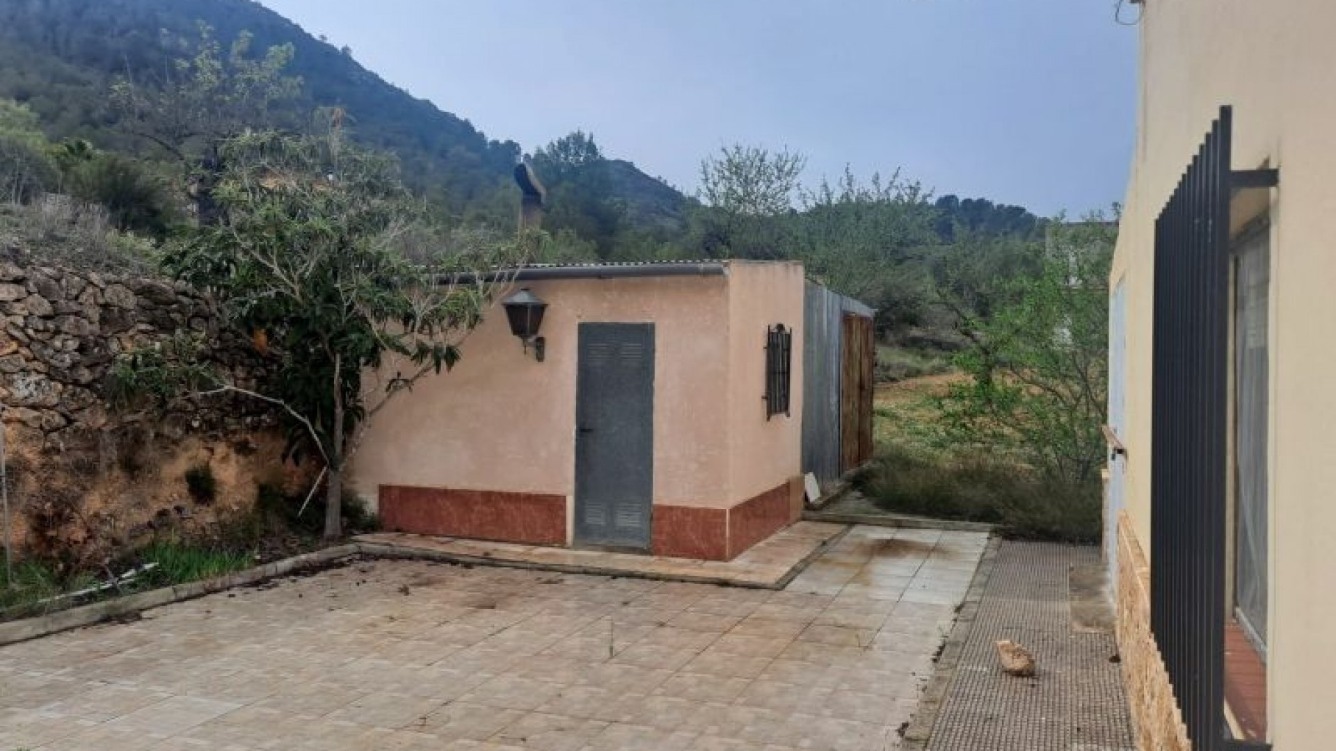 Återförsäljning - Finca lantlig egendom -
Hondón de las Nieves