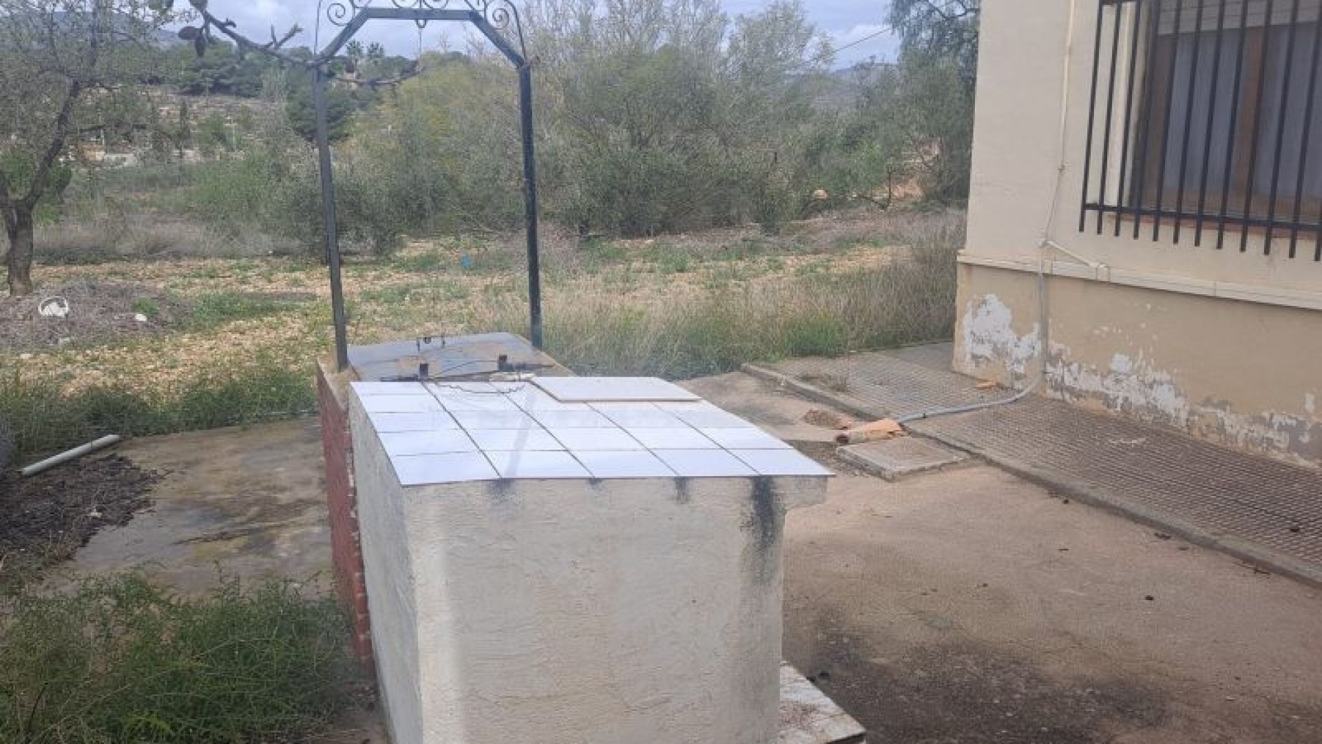 Återförsäljning - Finca lantlig egendom -
Hondón de las Nieves