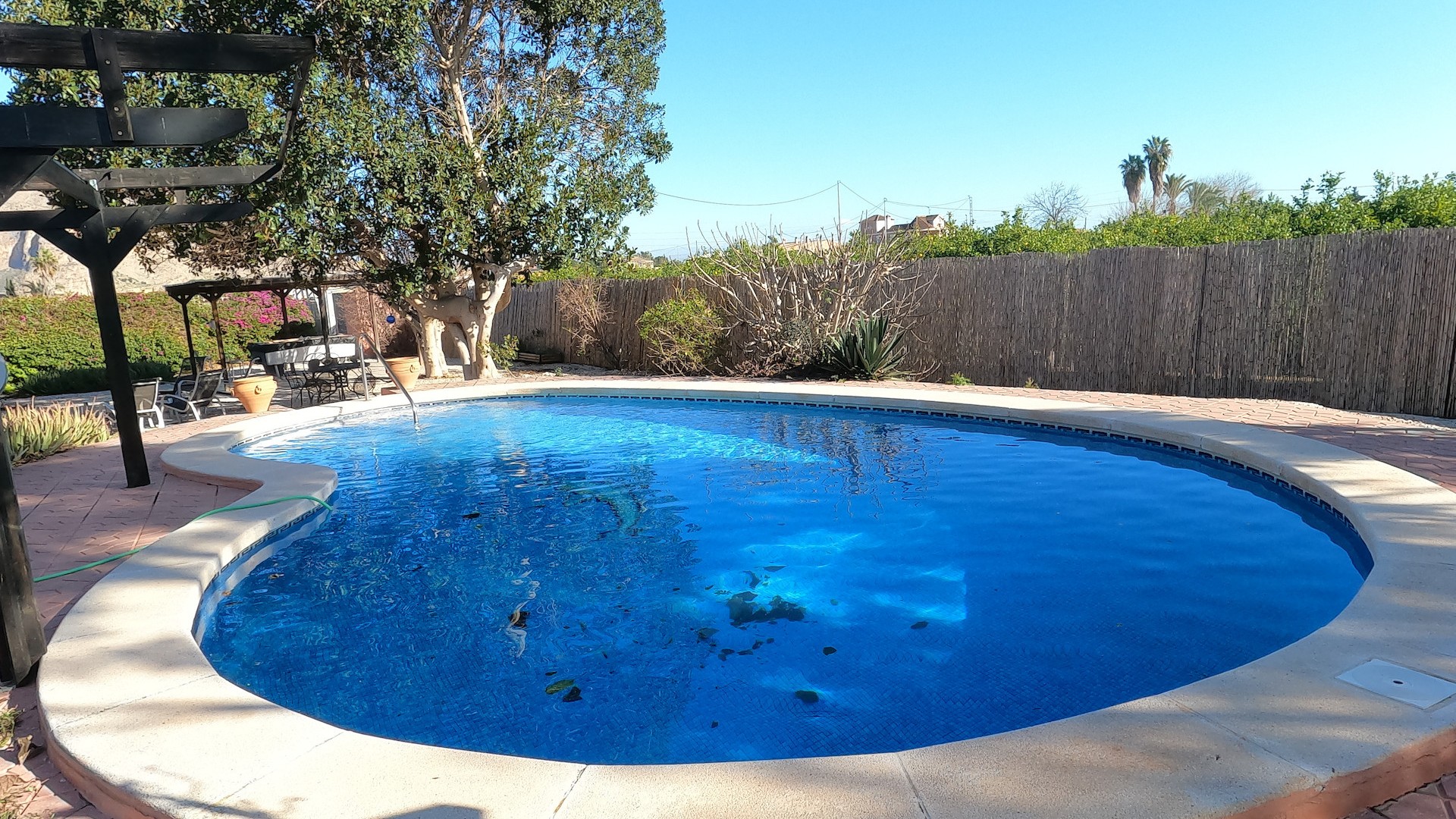 Återförsäljning - Finca lantlig egendom -
Orihuela