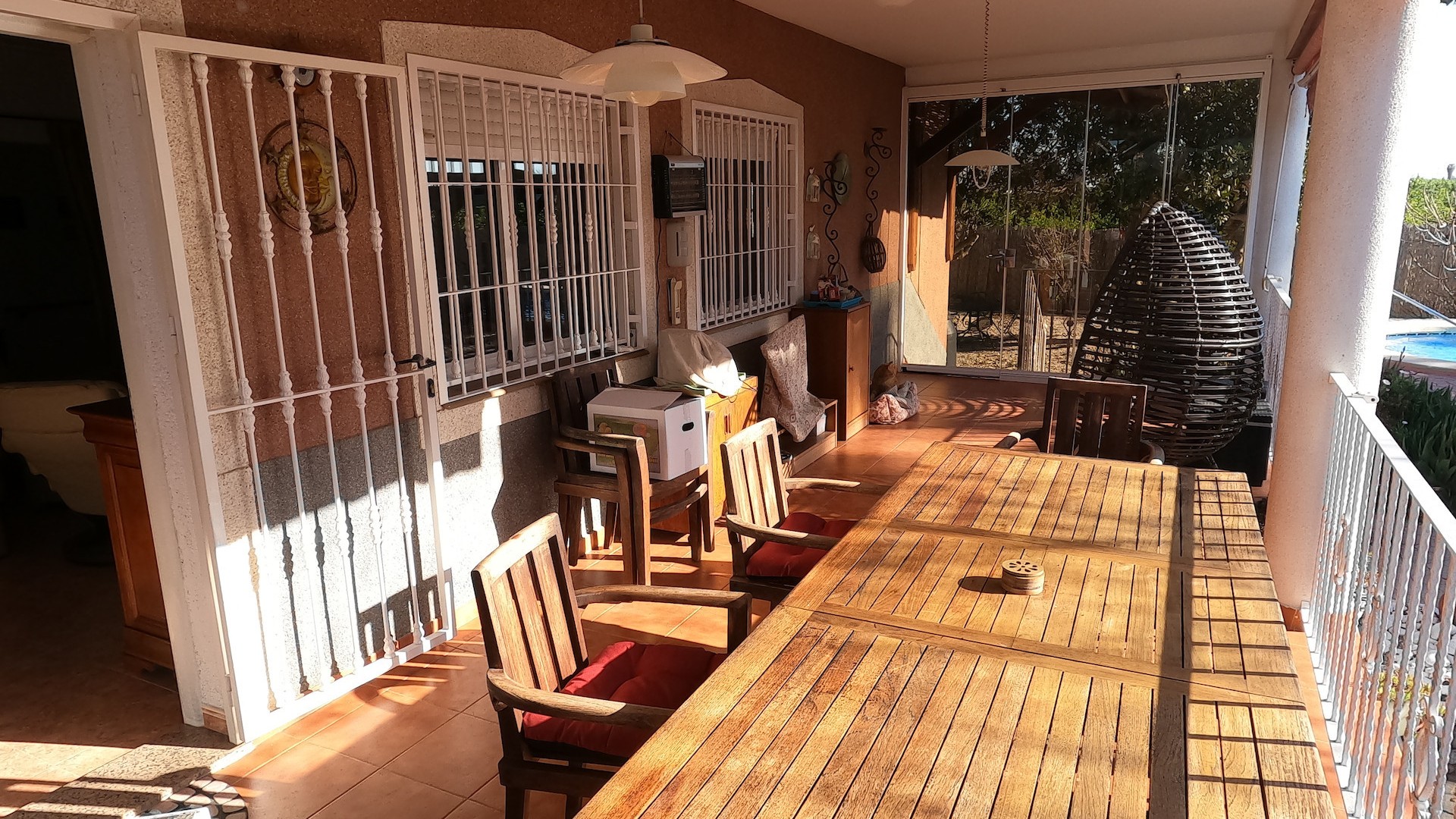 Återförsäljning - Finca lantlig egendom -
Orihuela