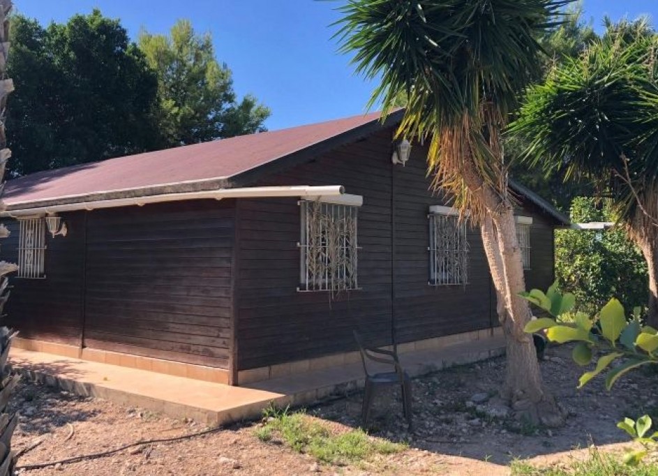 Återförsäljning - Finca lantlig egendom -
Orihuela