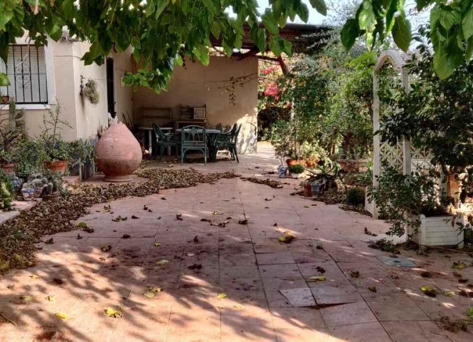 Återförsäljning - Finca lantlig egendom -
Orihuela