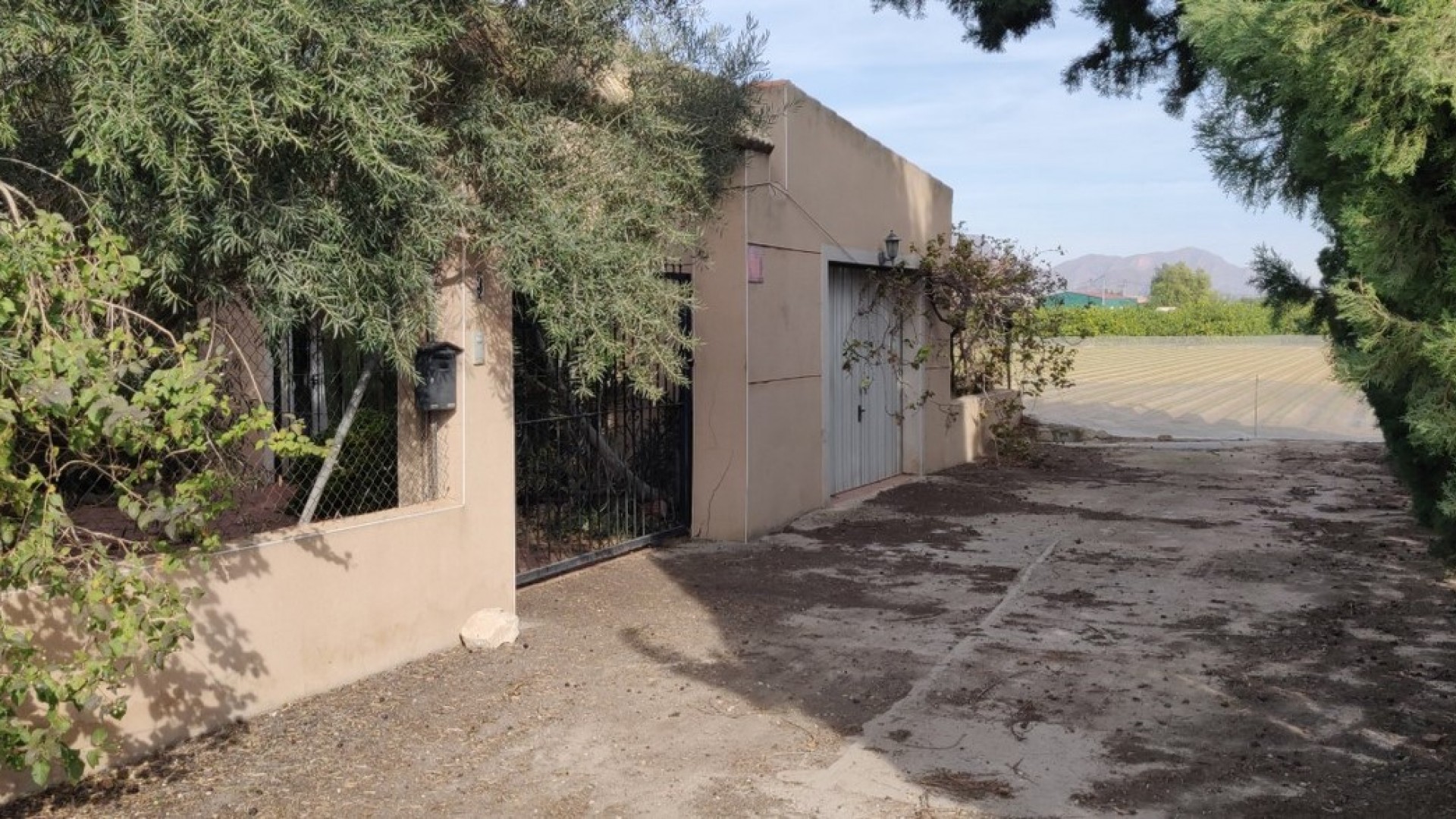 Återförsäljning - Finca lantlig egendom -
Orihuela