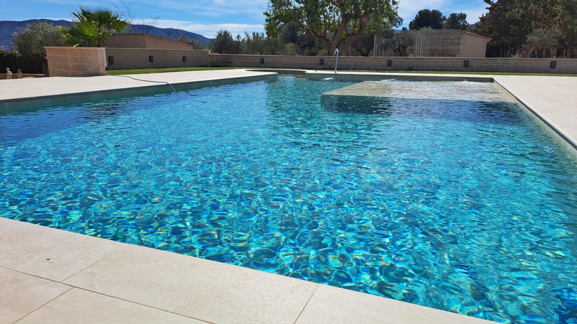 Återförsäljning - Finca lantlig egendom -
Salinas