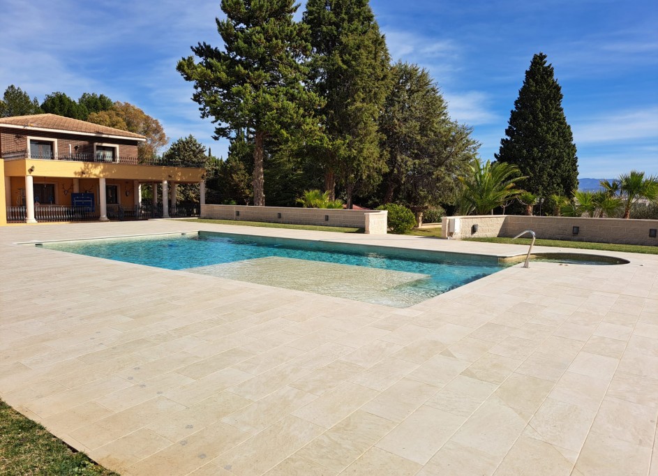 Återförsäljning - Finca lantlig egendom -
Salinas