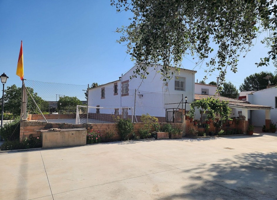 Återförsäljning - Finca lantlig egendom -
Villena