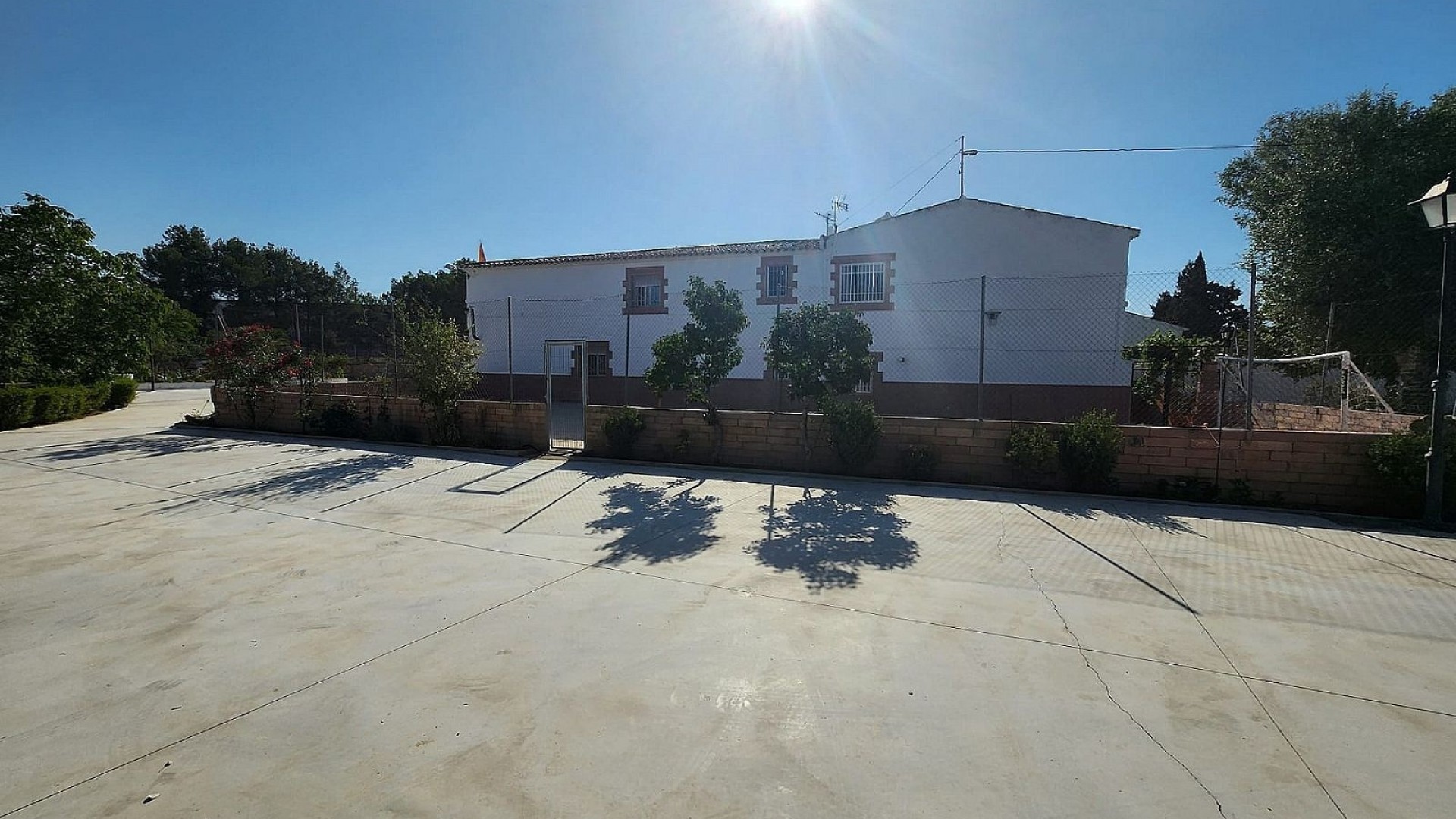 Återförsäljning - Finca lantlig egendom -
Villena