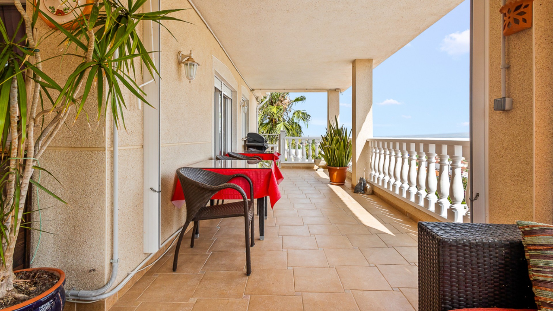 Återförsäljning - Fristående villa -
Algorfa