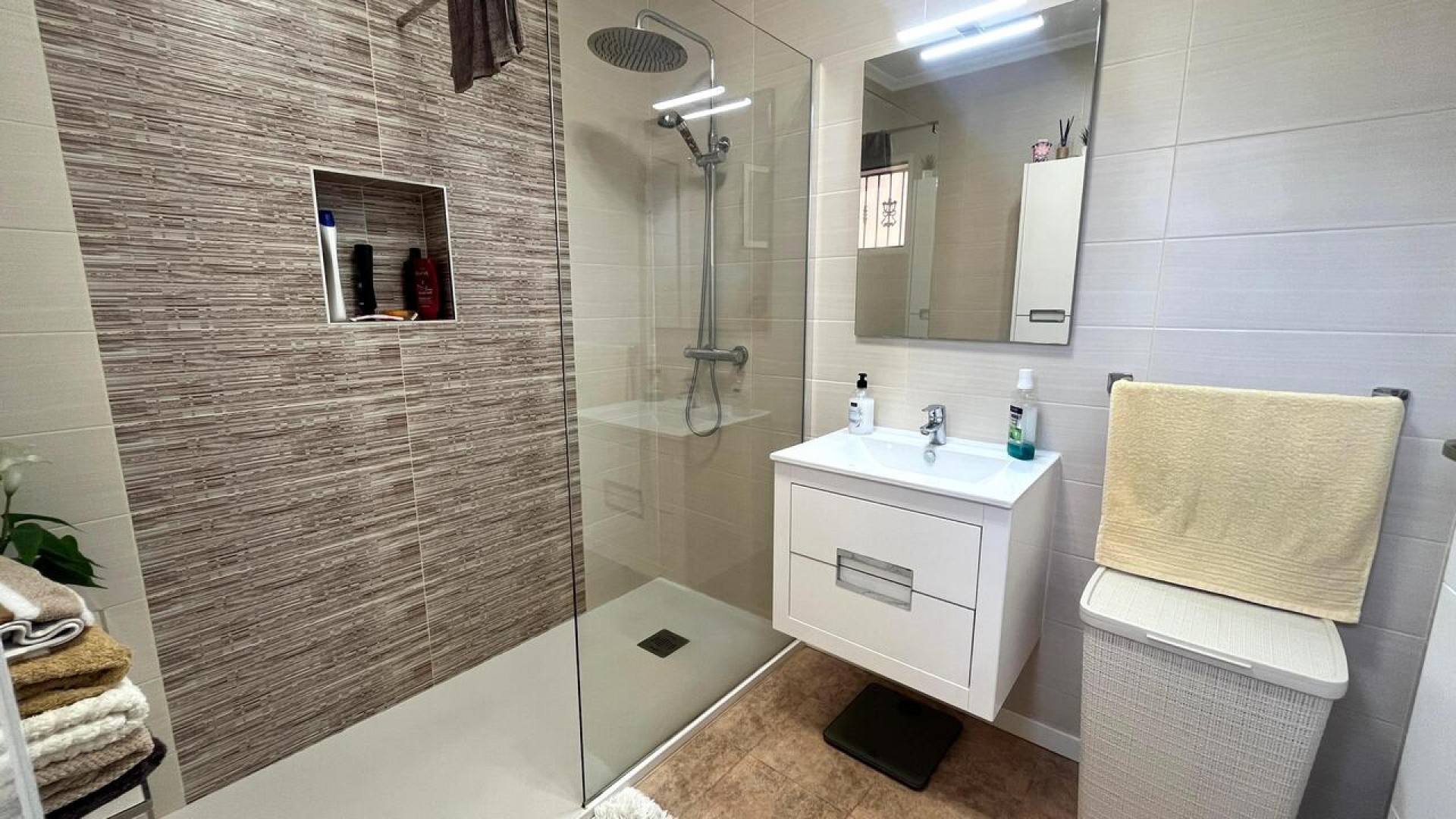 Återförsäljning - Fristående villa -
Algorfa