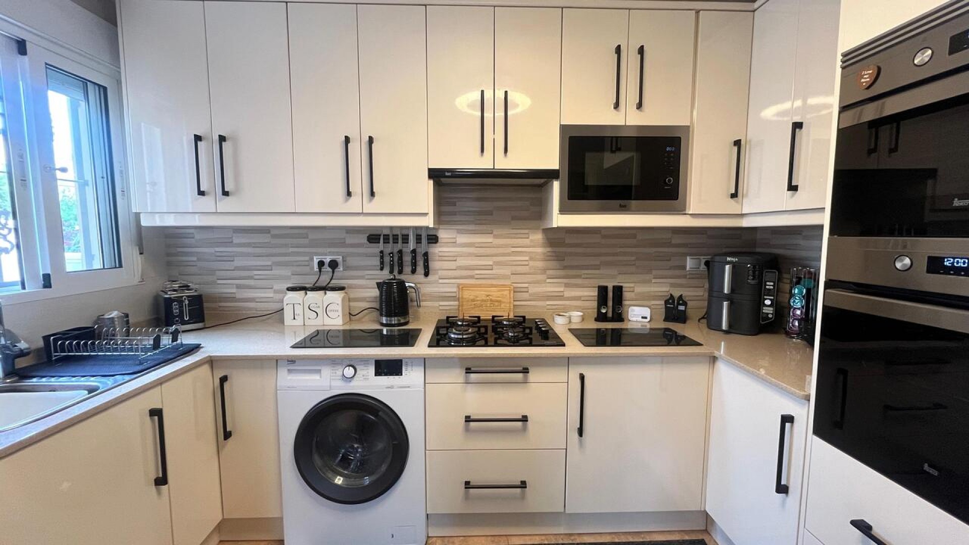 Återförsäljning - Fristående villa -
Algorfa