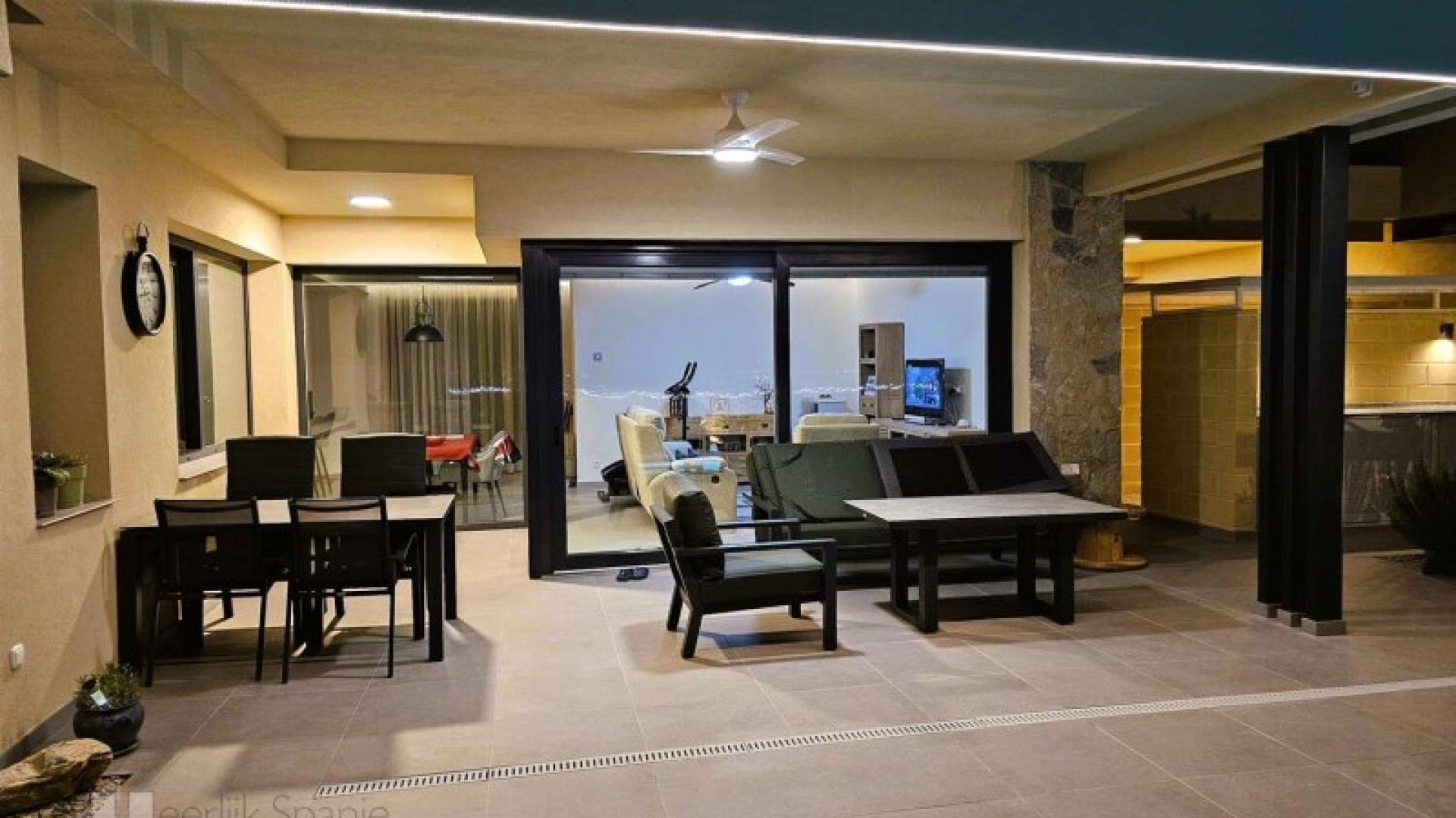 Återförsäljning - Fristående villa -
BAÑOS Y MENDIGO - Murcia