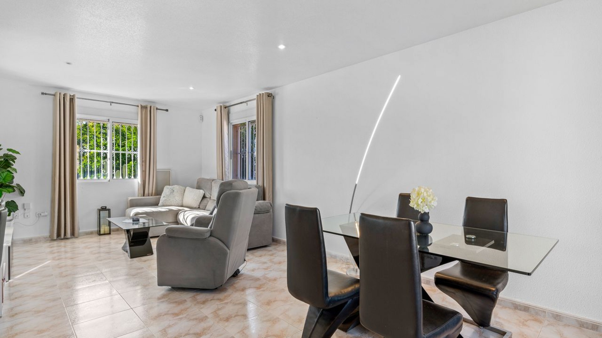 Återförsäljning - Fristående villa -
Benijofar - Benimar 1