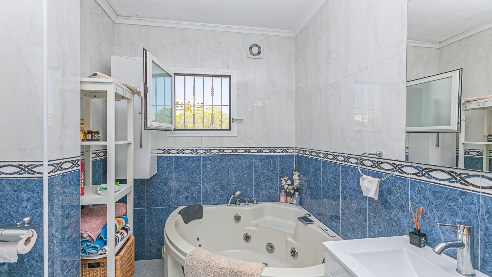 Återförsäljning - Fristående villa -
Campoamor - Campoamor Golf