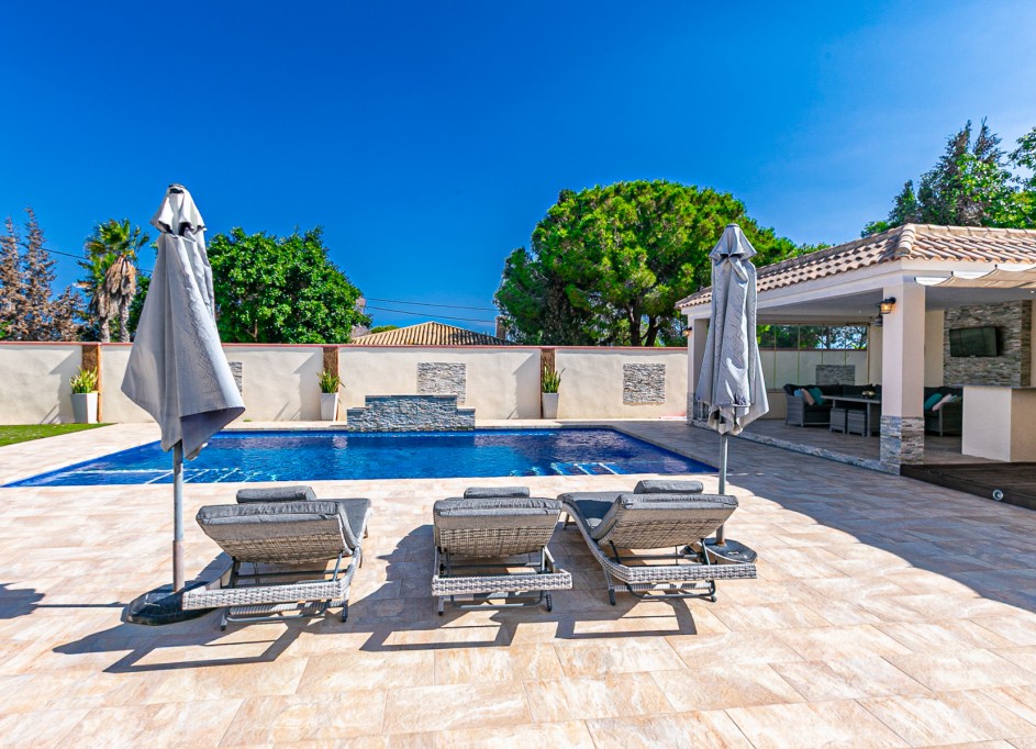 Återförsäljning - Fristående villa -
Campoamor - Lomas de Don Juan