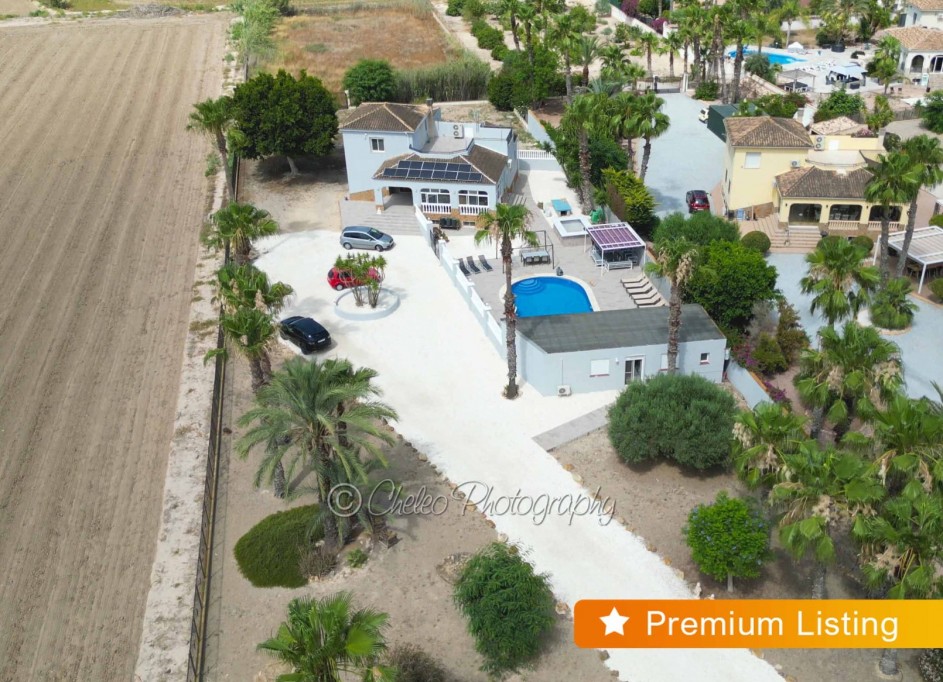 Återförsäljning - Fristående villa -
Catral - CatralAlicanteValenciaSpain