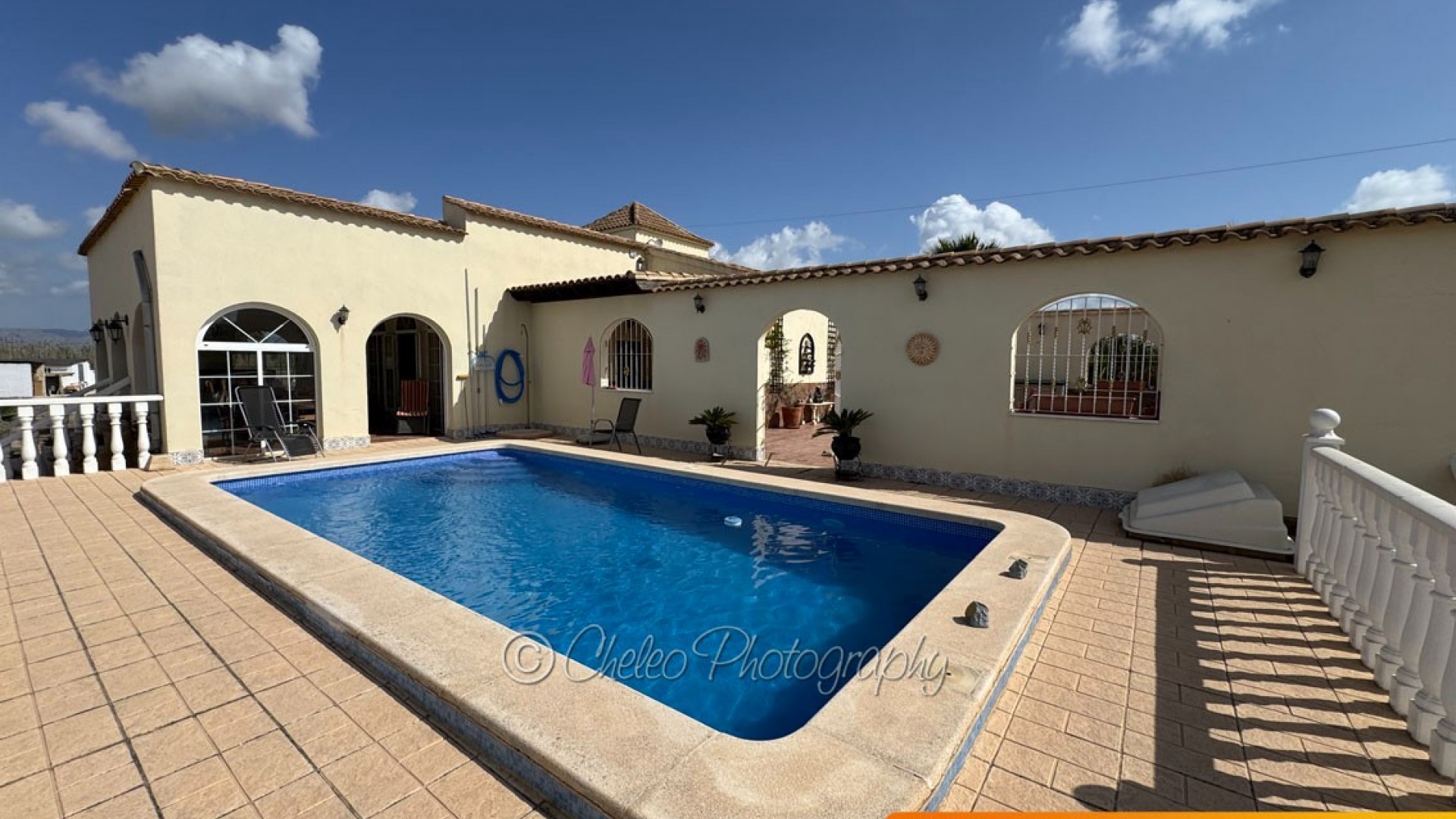 Återförsäljning - Fristående villa -
Catral - CatralAlicanteValenciaSpain