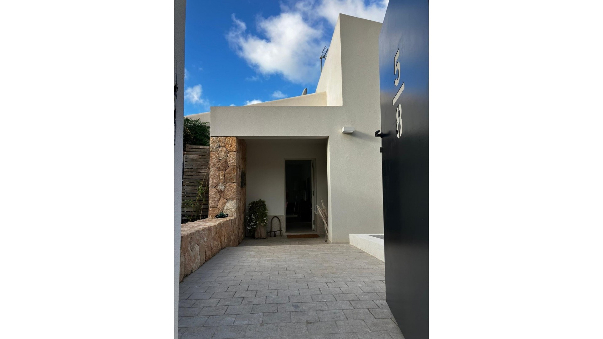 Återförsäljning - Fristående villa -
Costa de la Calma - Calvià