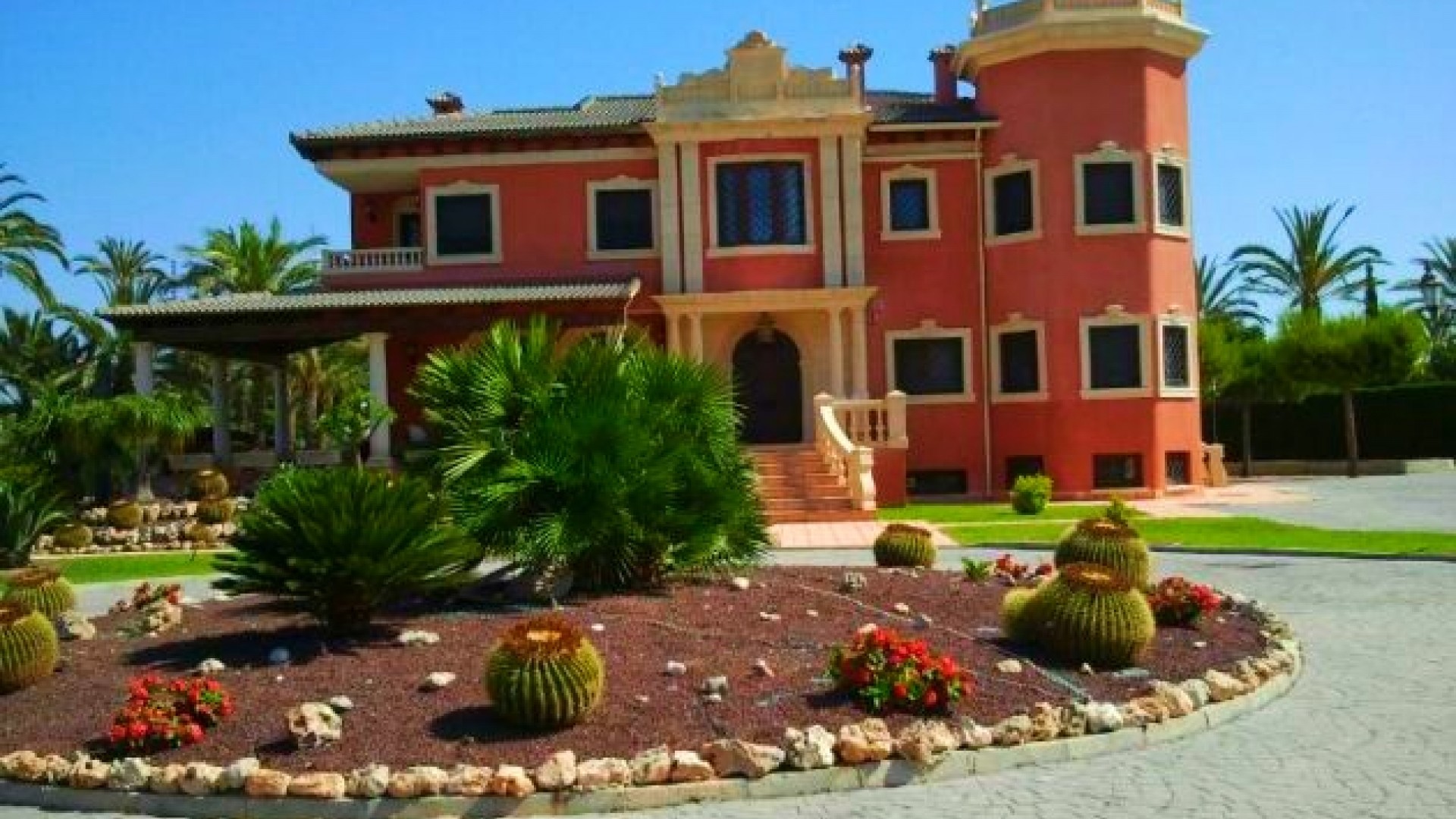 Återförsäljning - Fristående villa -
Elche