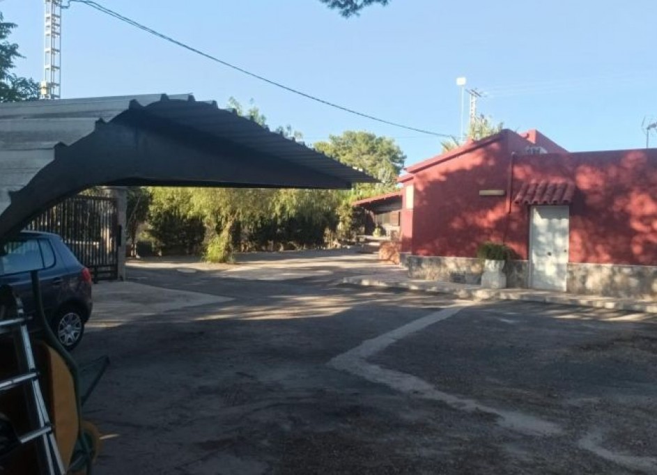 Återförsäljning - Fristående villa -
Elche