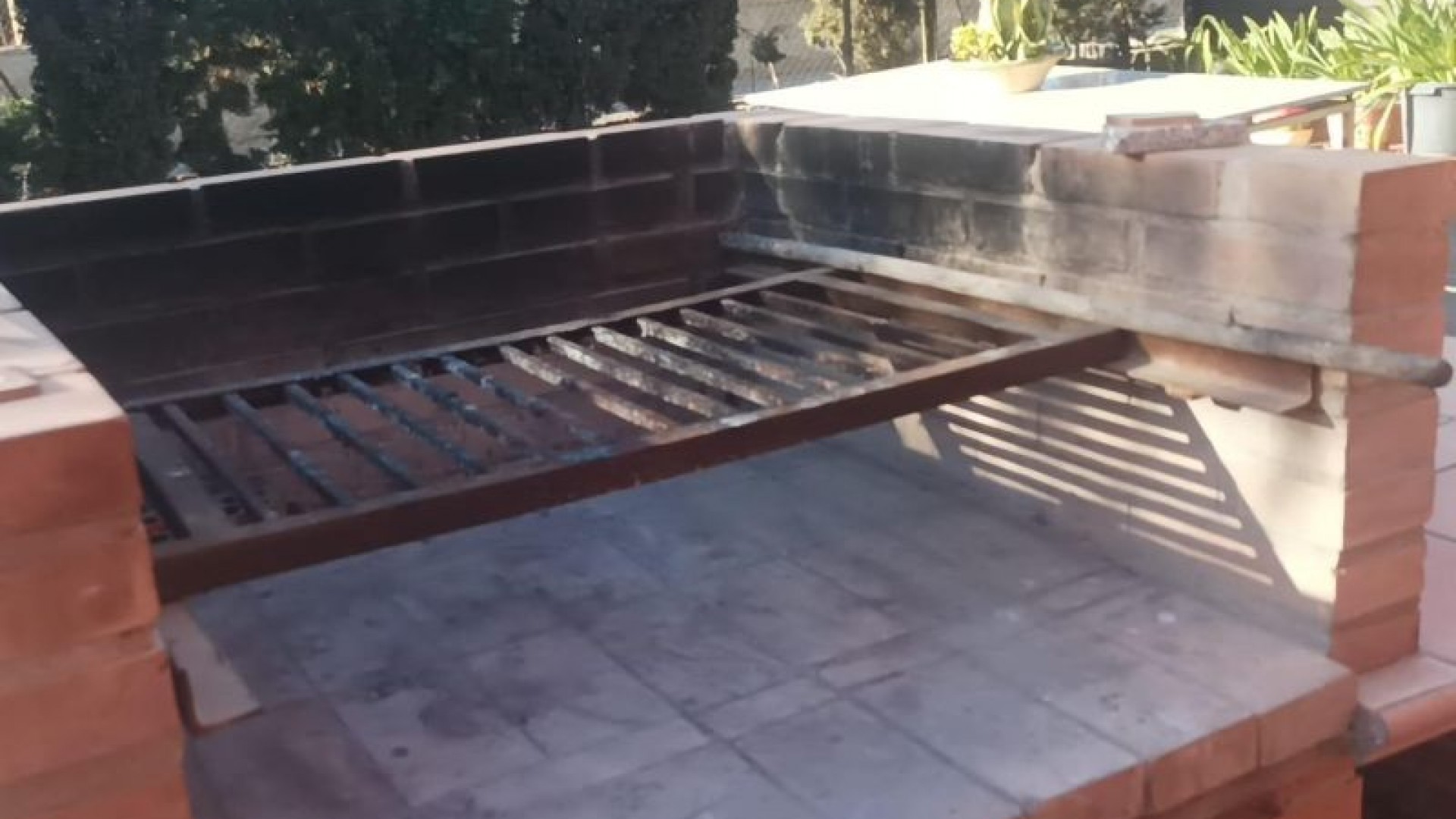 Återförsäljning - Fristående villa -
Elche