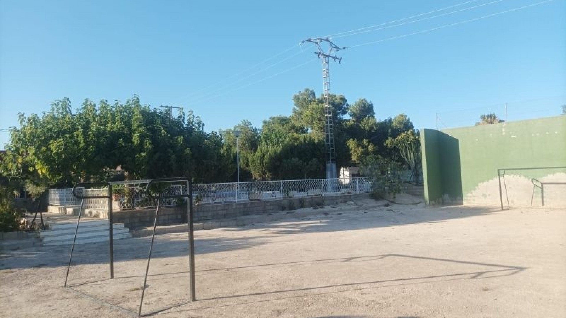 Återförsäljning - Fristående villa -
Elche