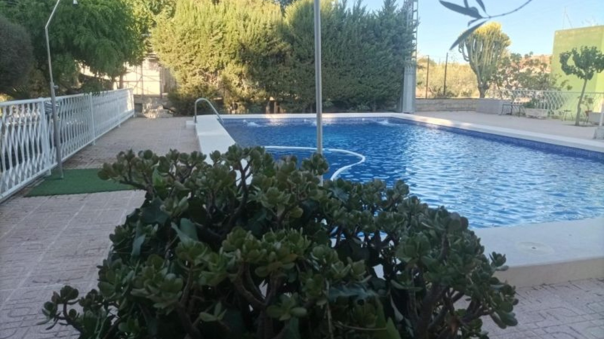 Återförsäljning - Fristående villa -
Elche