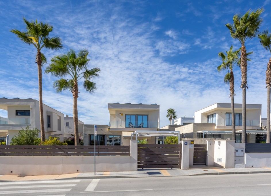 Återförsäljning - Fristående villa -
Entre Naranjos - Vistabella Golf - Entre Naranjos - Vistabella