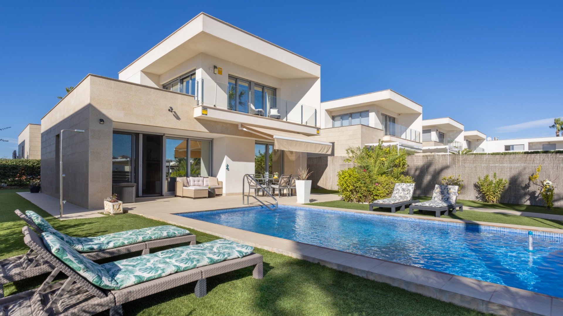 Återförsäljning - Fristående villa -
Entre Naranjos - Vistabella Golf - Entre Naranjos - Vistabella