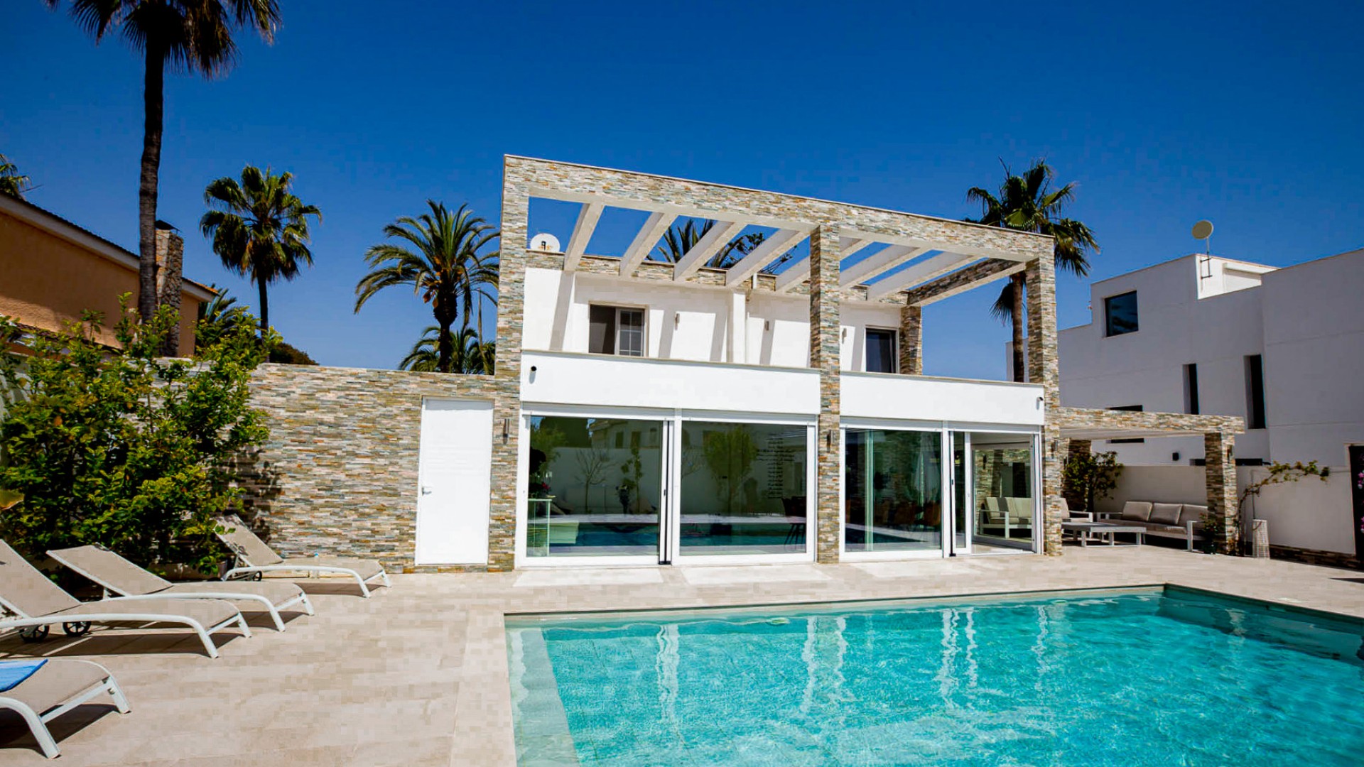 Återförsäljning - Fristående villa -
La Zenia