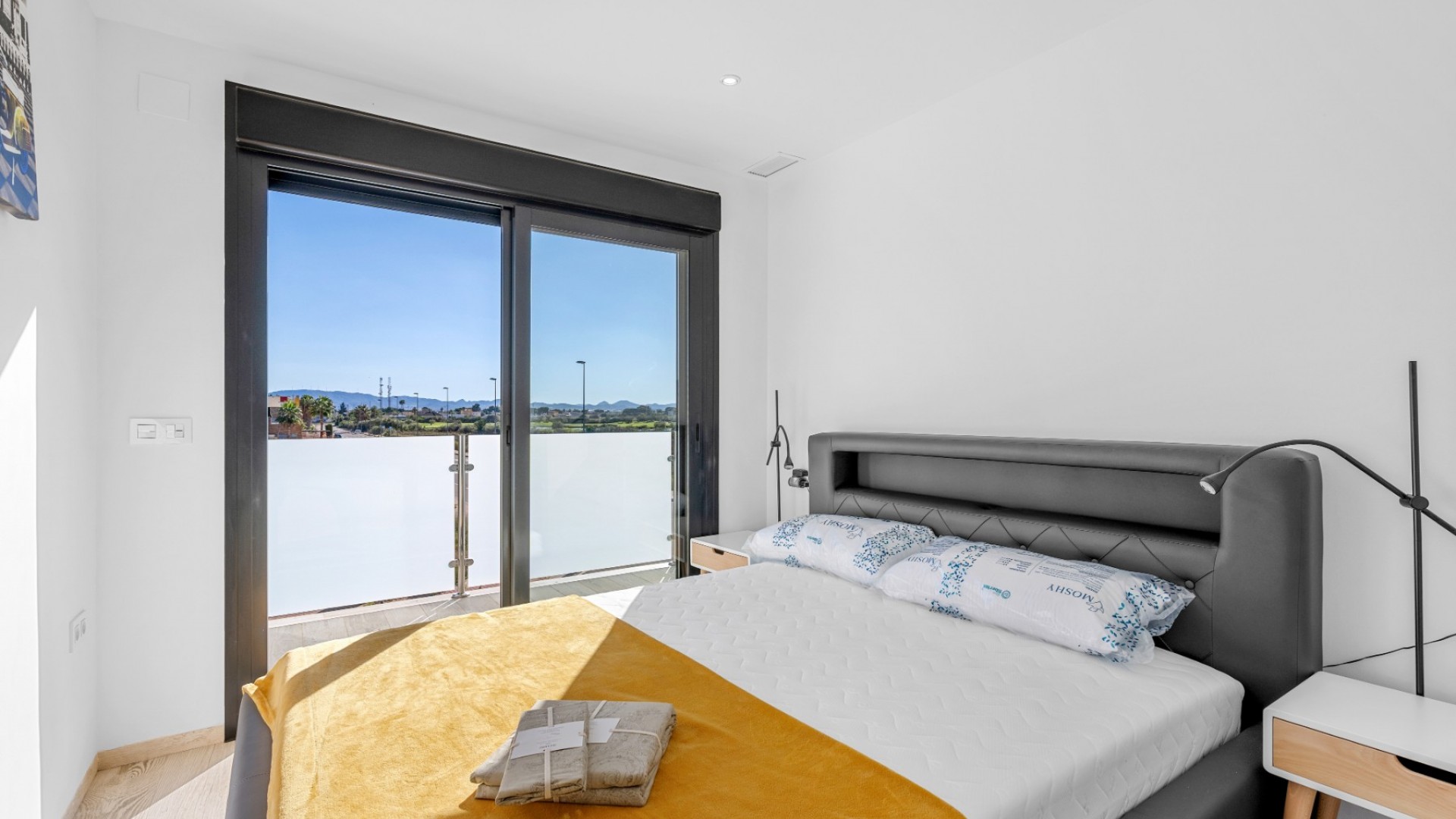 Återförsäljning - Fristående villa -
Los Alcazares - Serena Golf