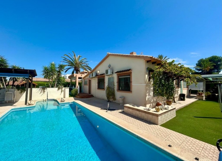 Återförsäljning - Fristående villa -
Orihuela Costa - Cabo Roig