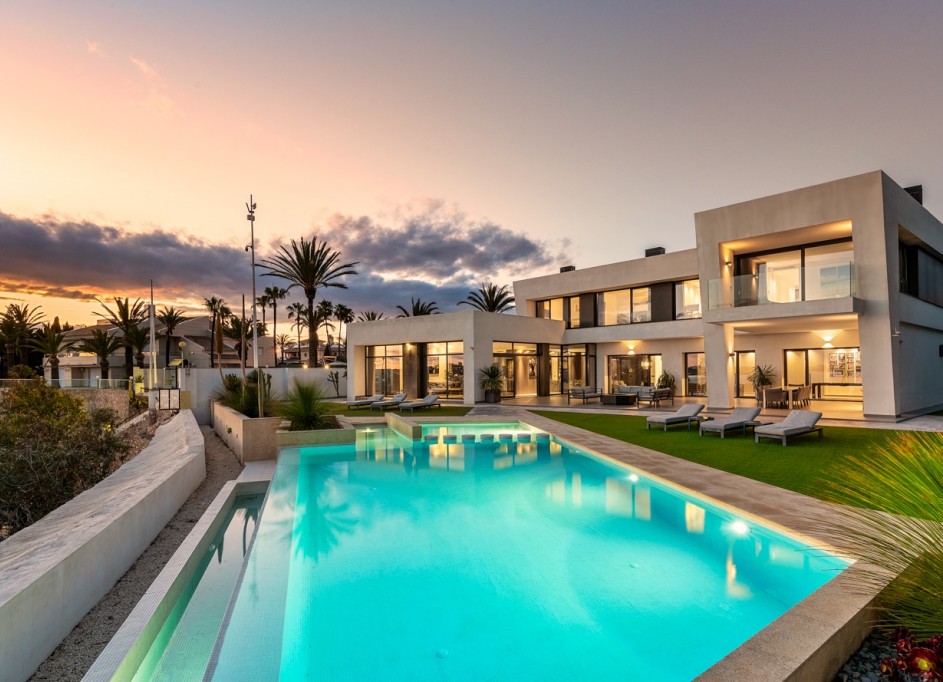 Återförsäljning - Fristående villa -
Orihuela Costa - Cabo Roig